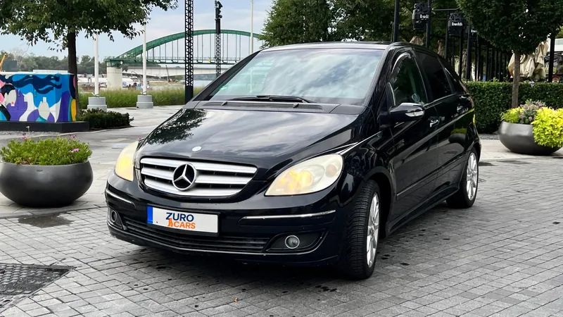 Mercedes B180d — rental in Belgrade